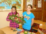Noc ve škole - výroba adventních ramínek 5.C 2011/12