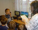 V dětské knihovně 1.B 2014/15
