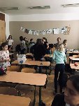 Zdobení vánočního stromečku :-) 6.D 2018/19